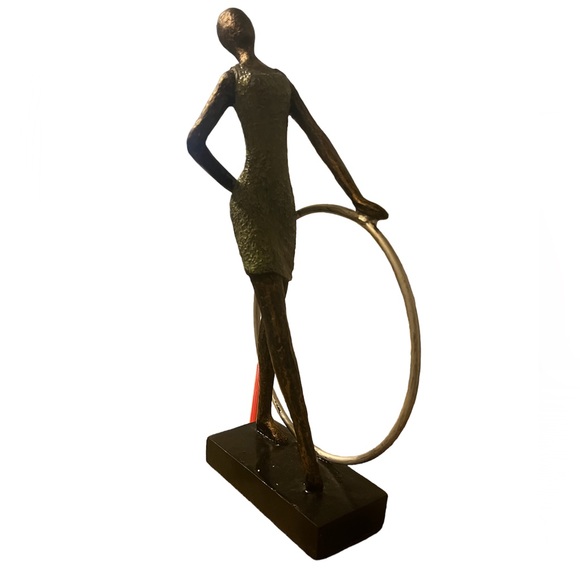 Artist Sculpture In Poly Metal Silver With Black Base - Picture 2 of 3